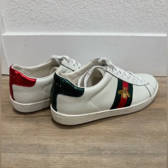 Gently used - Gucci New Ace Bee Embroidered Sneaker - size 38 (8) - Picture 3 of 5